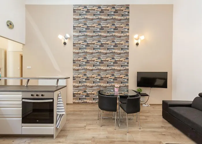 D78 Dohany Apartment